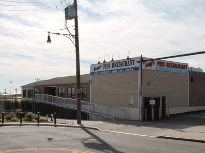 Tony's Pier Restaurant outside sign